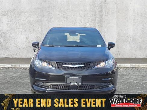 New 2025 Chrysler Voyager LX image 3