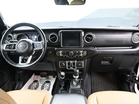 Used 2018 Jeep Wrangler Unlimited Sahara AWD/4WD image 14