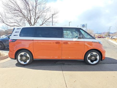 New 2025 Volkswagen ID. Buzz Pro S Plus image 9