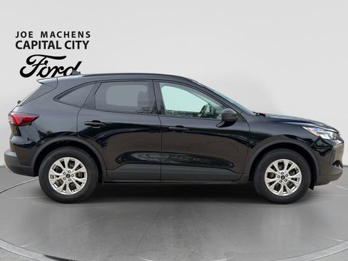 Used 2025 Ford Escape Active w/ Tech Pack #1 AWD/4WD image 3