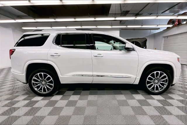 Used 2023 GMC Acadia Denali w/ Trailering Package AWD/4WD image 15