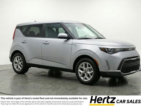 Used 2025 Kia Soul LX w/ LX Technology Package FWD image 1