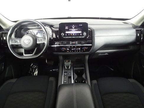 Used 2024 Nissan Pathfinder SV image 21