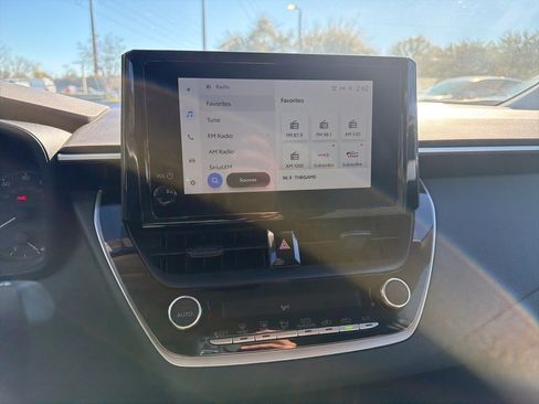 Used 2025 Toyota Corolla LE image 12