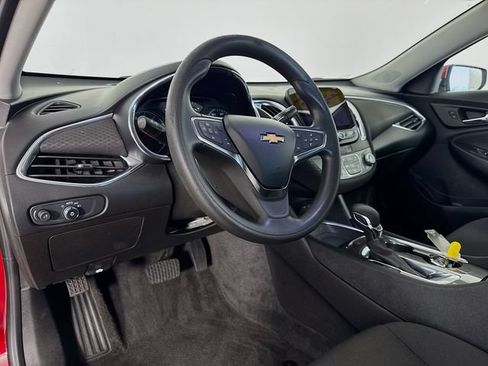 Used 2021 Chevrolet Malibu LT FWD image 9