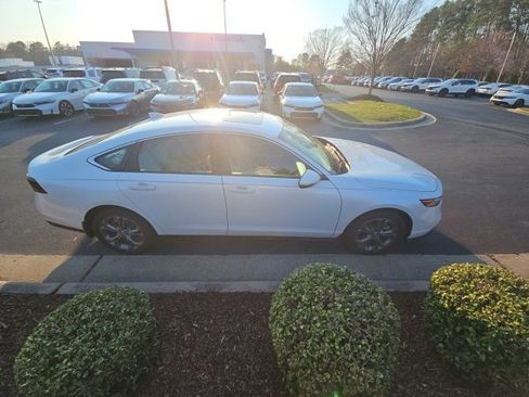 Used 2023 Honda Accord EX-L image 9