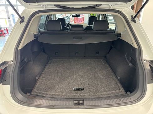 Used 2019 Volkswagen Tiguan SE w/ Panoramic Sunroof Package image 10