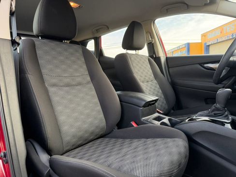 Used 2017 Nissan Rogue Sport SV image 16