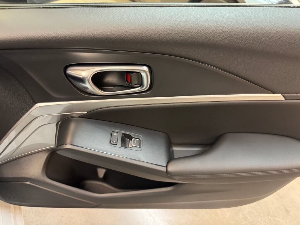 Certified 2025 Acura Integra FWD image 32