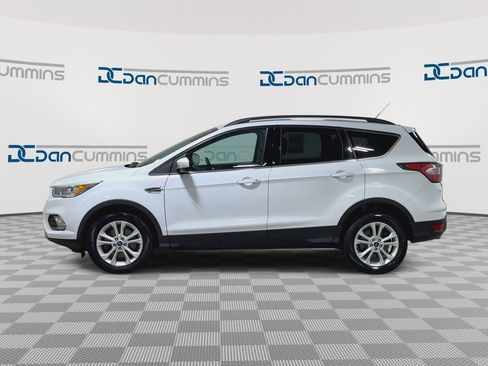 Used 2017 Ford Escape SE w/ Equipment Group 201A image 5