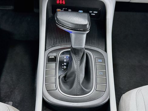 Used 2025 Hyundai Kona SEL FWD image 24
