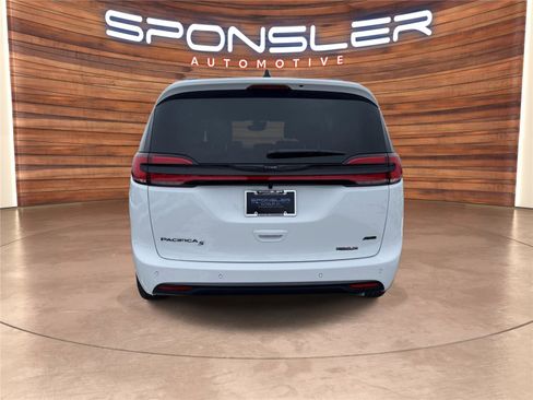 New 2026 Chrysler Pacifica Select w/ S Appearance Package image 5