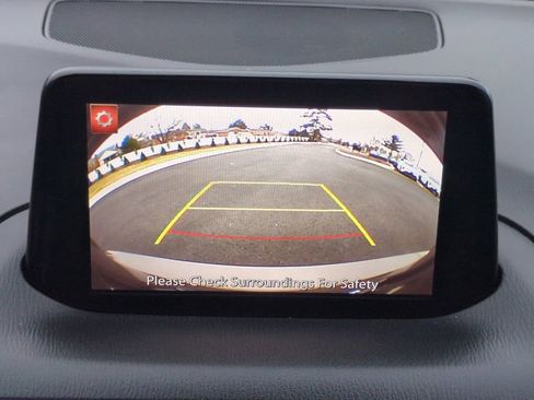 Used 2017 MAZDA MAZDA3 Touring image 19