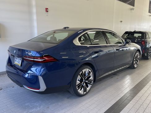 Used 2026 BMW i5 eDrive40 image 5