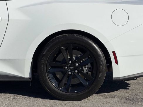 Used 2024 Ford Mustang GT RWD image 3