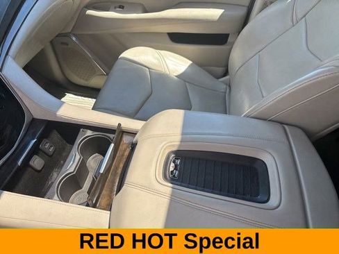 Used 2018 Cadillac Escalade ESV Luxury AWD/4WD image 23