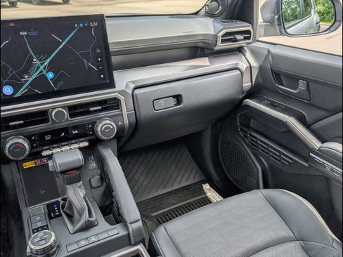 Used 2026 Toyota 4Runner TRD Off-Road Premium AWD/4WD image 9