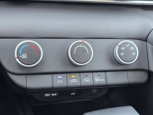 New 2026 Hyundai Elantra SE FWD image 18