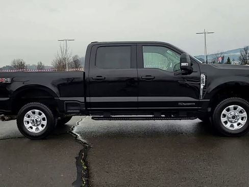 Used 2024 Ford F250 XLT w/ FX4 Off-Road Package image 9