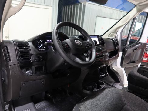 Used 2024 RAM ProMaster 2500 w/ Convenience Group FWD image 24