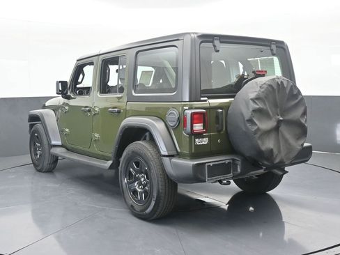 Used 2022 Jeep Wrangler Unlimited Sport image 4