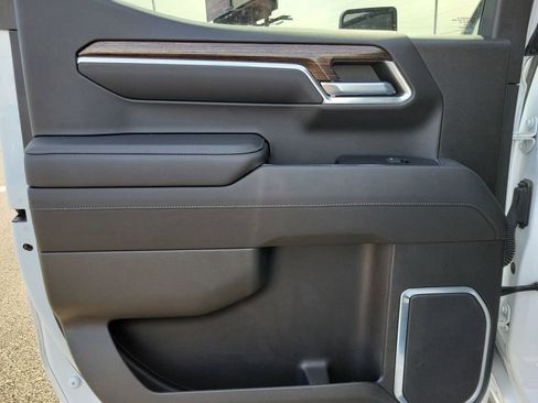 Certified 2022 GMC Sierra 1500 Elevation w/ Preferred Package image 12