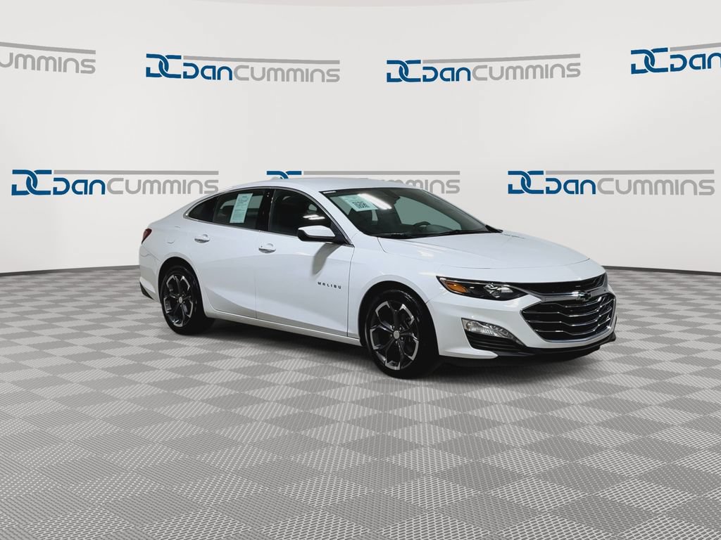 Used 2022 Chevrolet Malibu LT FWD image 2