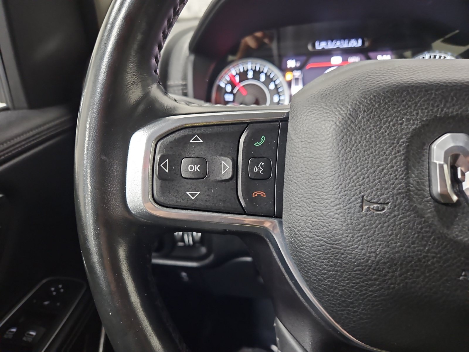 Used 2022 RAM 1500 Laramie AWD/4WD image 28