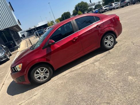 Used 2015 Chevrolet Sonic LT FWD image 4
