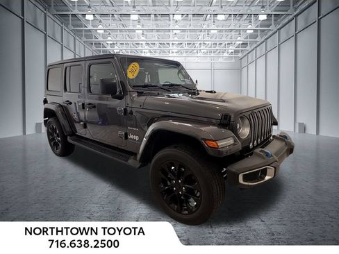 Used 2023 Jeep Wrangler Unlimited Sahara w/ Cold Weather Group AWD/4WD image 28
