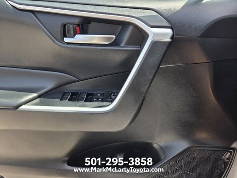Used 2022 Toyota RAV4 XLE FWD image 24