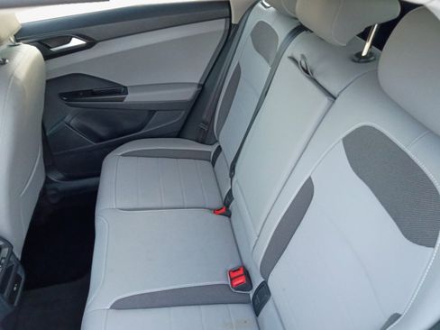 Used 2023 Volkswagen Taos SE w/ Panoramic Sunroof Package AWD/4WD image 16