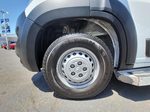 Used 2025 RAM ProMaster 2500 w/ U-Haul Equipment Group FWD image 28