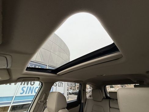 Used 2022 Honda CR-V Touring image 5