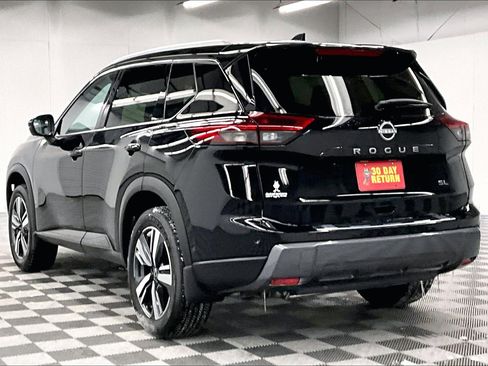 New 2025 Nissan Rogue SL FWD image 4