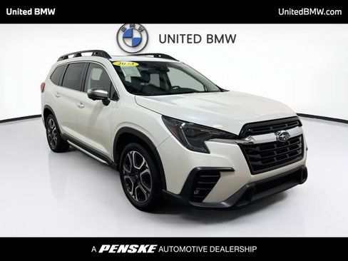 Used 2023 Subaru Ascent Limited w/ Technology Package AWD/4WD image 3