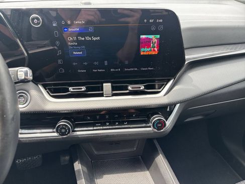Used 2025 Chevrolet Equinox LT AWD/4WD image 17