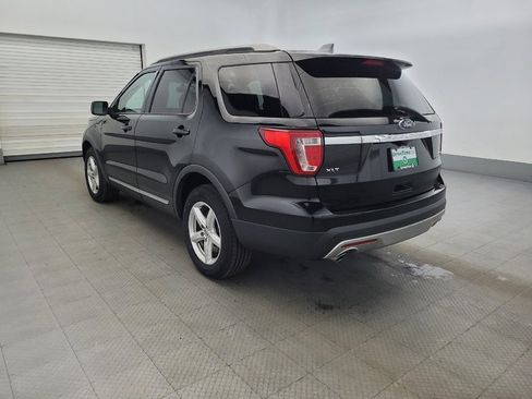 Used 2017 Ford Explorer XLT w/ Equipment Group 202A image 5