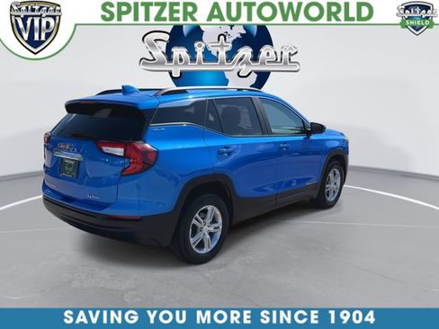 Used 2024 GMC Terrain SLE w/ Driver Convenience Package FWD image 9