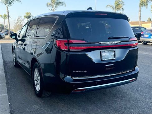 Used 2023 Chrysler Pacifica Touring-L FWD image 7