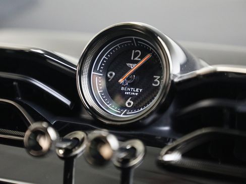 New 2025 Bentley Bentayga image 21