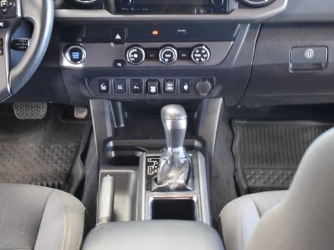 Used 2019 Toyota Tacoma TRD Sport w/ Technology Package image 45