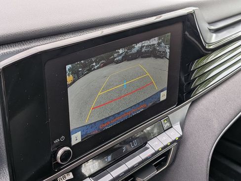 Used 2025 Toyota Camry LE FWD image 6