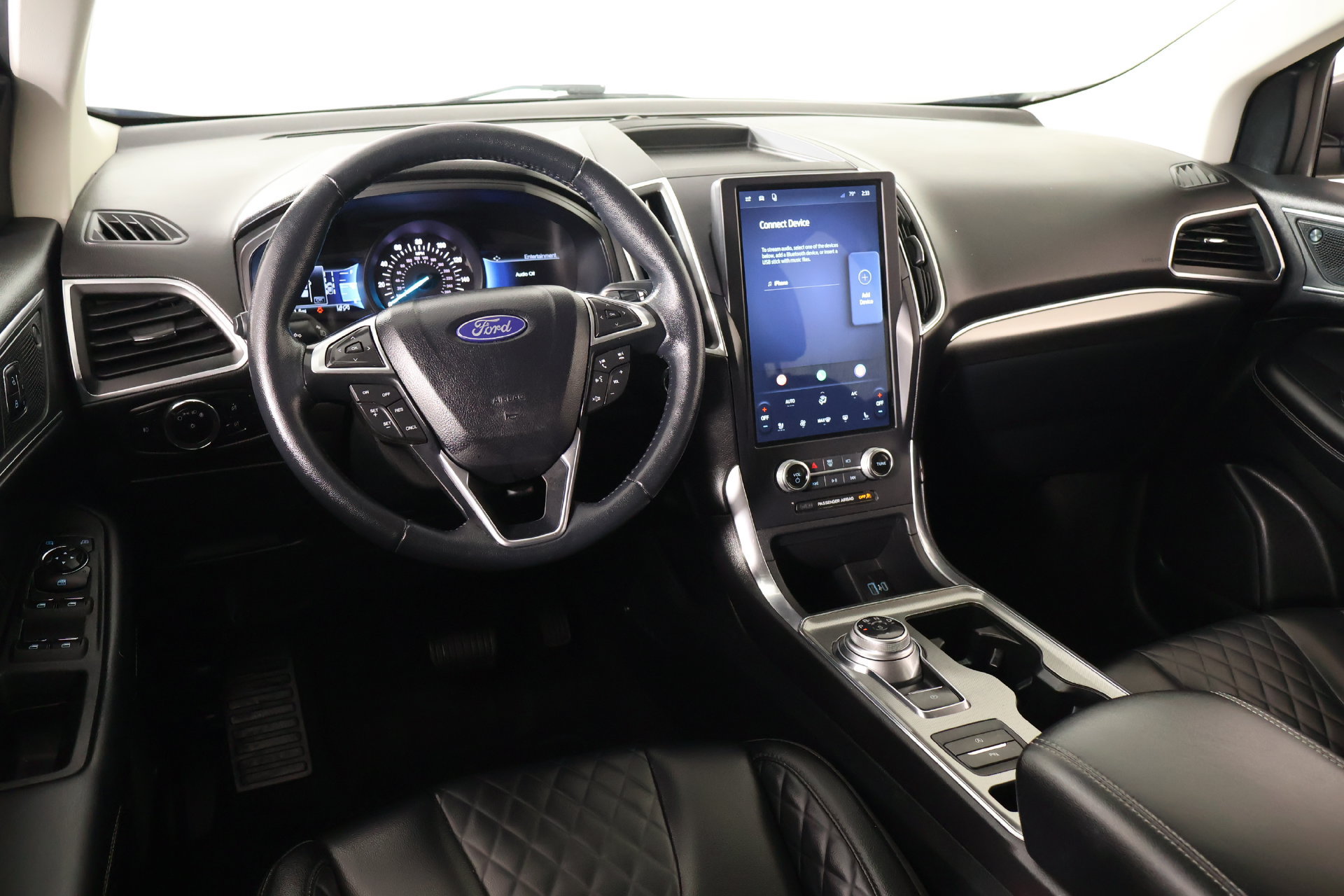 Used 2024 Ford Edge Titanium AWD/4WD image 2