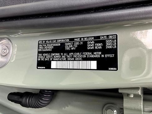 Certified 2023 Volvo XC40 B5 Ultimate w/ Protection Package Premier image 31