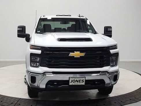 Used 2024 Chevrolet Silverado 3500 W/T w/ WT Convenience Package AWD/4WD image 2