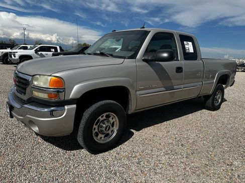 Used 2005 GMC Sierra 2500 SLT w/ Skid Plate Package image 5
