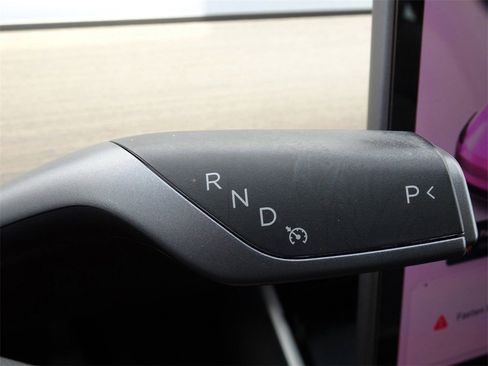 Used 2021 Tesla Model Y Long Range image 21