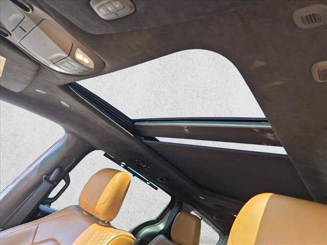 Used 2022 Chrysler Pacifica Pinnacle FWD image 11