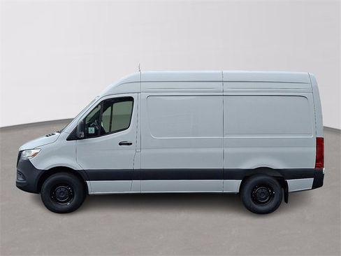 Used 2025 Mercedes-Benz Sprinter 2500 image 7
